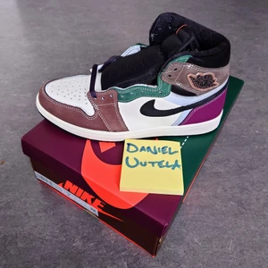 Air Jordan 1 High - Craft - Nike Air Jordan 1 Retro High OG - Hand crafted.   DS - Helt nya och oanvända.   Storlek 41, US 8.   Skickas med originalbox dubbelboxat.
