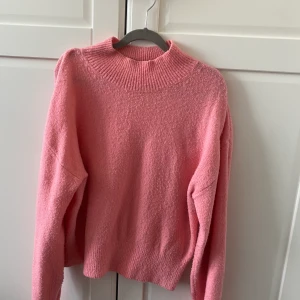 Stickad rosa polotröja - En fin, vårig stickad tröja i rosa! ✨ 