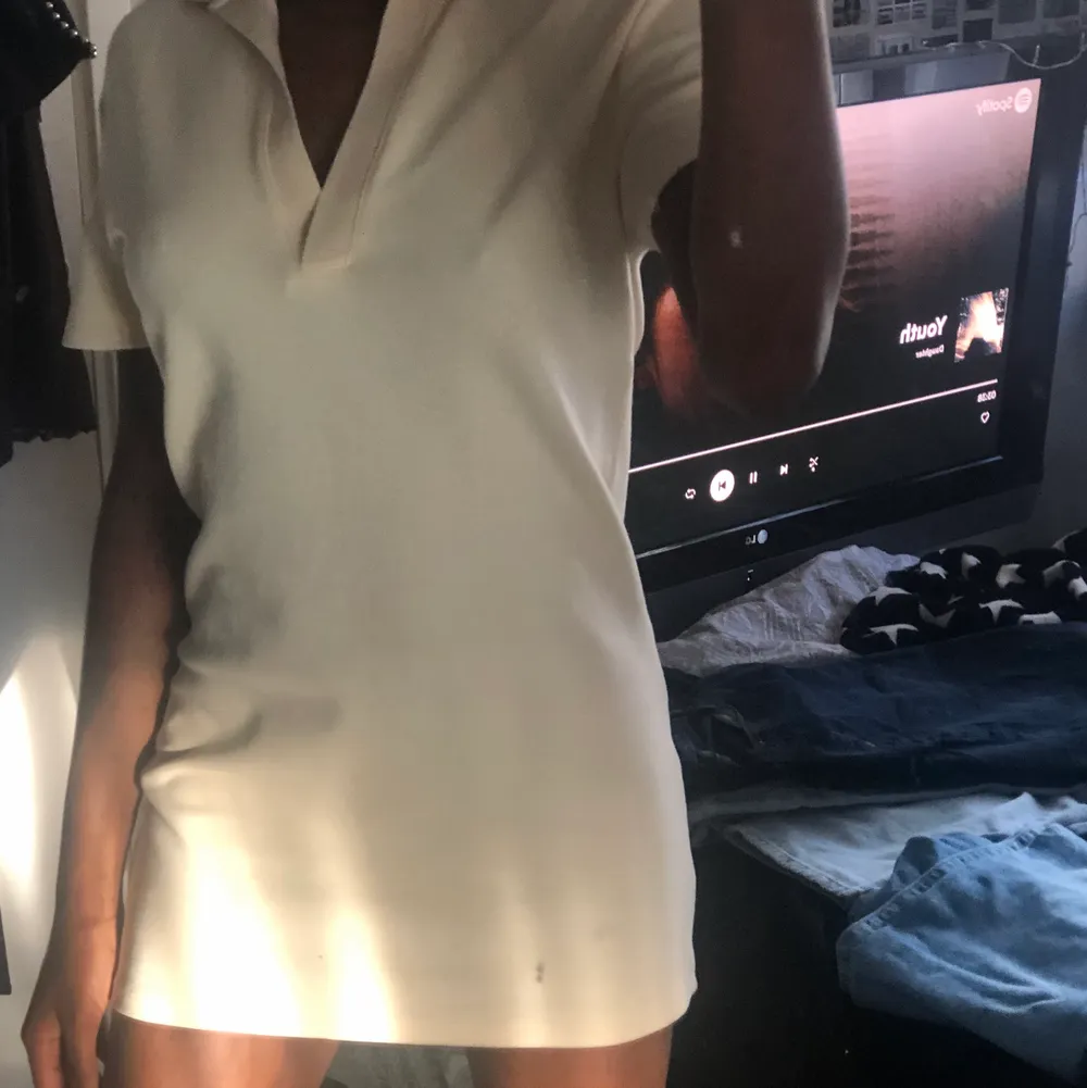 Mini klänning från Zara som inte kommer till användning. Kan skicka fler bilder vid intresse. Klänningar.
