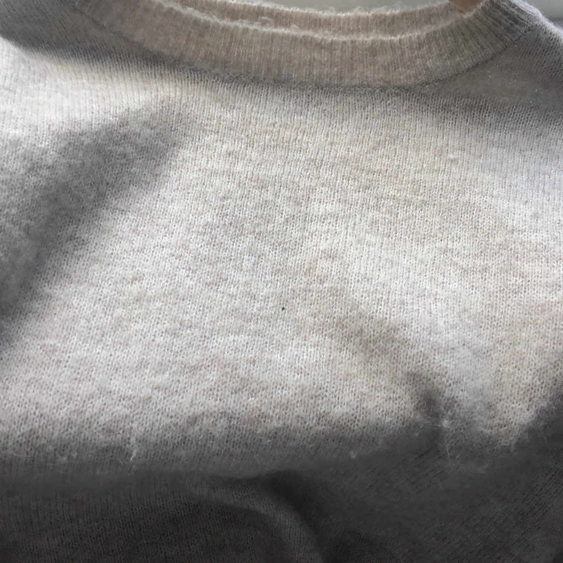 Stickad tröja beige - 90