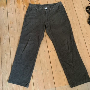 Vintage Patagonia cords - Byxorna är storlek 36 i midjan och ganska standard längd. DM för bild på hur de sitter. Byxorna har inga hål eller fläckar och är i allmänt toppskick. Kan skickas överallt förutom Borås, köparen står för fraktkostnader.
