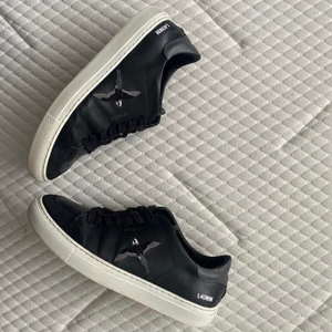 Arigato skor  - Säljer dessa arigato skor som är använda men i bra skick.  