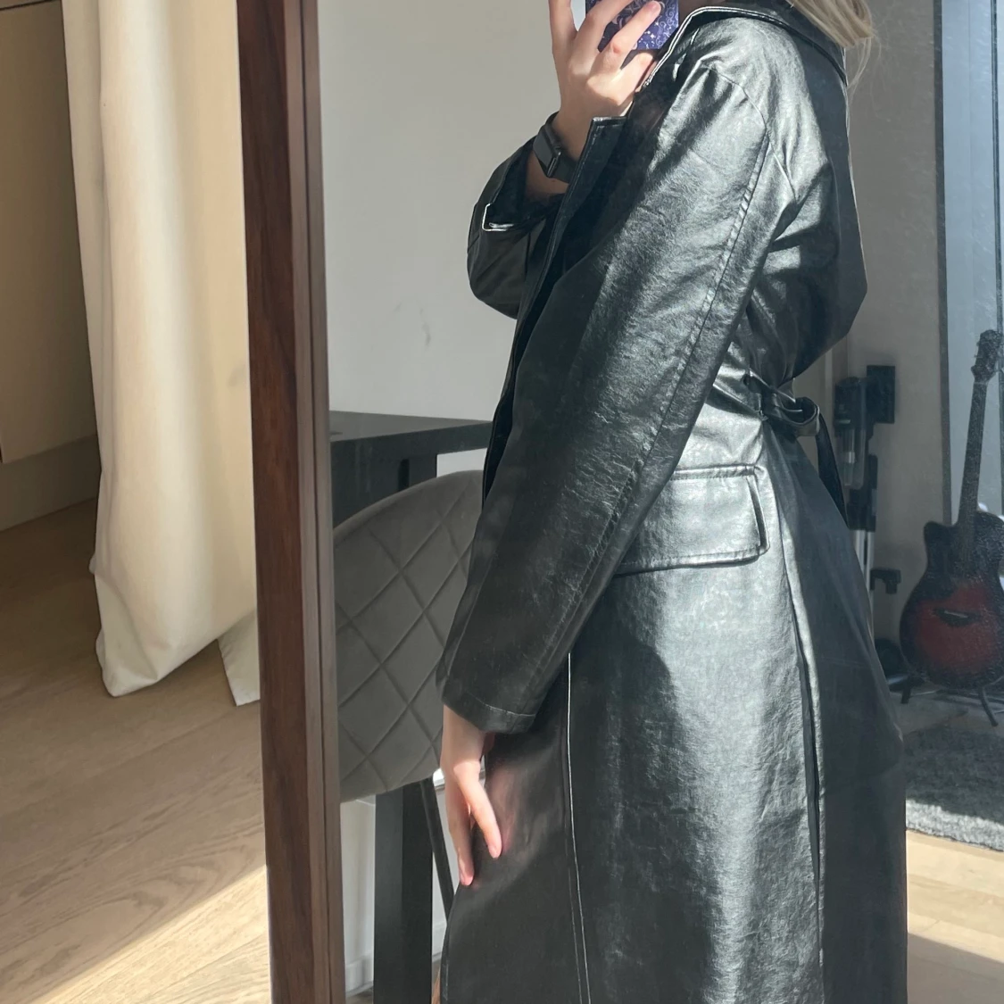 Tunn läderkappa från PrettyLittleThing - 90