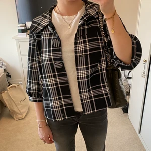 Overshirt  - Rutig overshirt med 3/4 ärmar, storlek m (jag brukar ha xs/s)