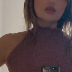 Zara topp  - Fin topp från Zara i en fin färg ... använd bara några gånger 