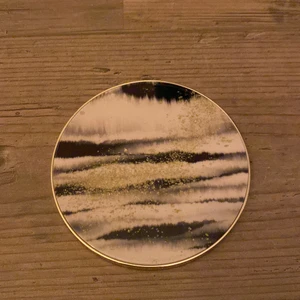 Laddplatta - Säljer en laddplatta feån ideal of sweden aldrig använd 