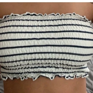 Top - Säljer denna fina tubtopen som även kan användas som bikini!!! ❤️☺️ väldigt stretchig så passar många storlekar !