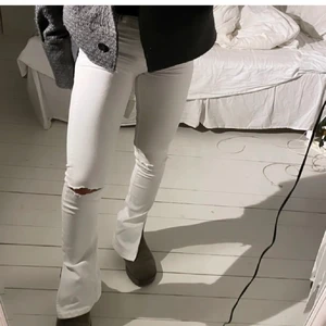 Zara split slits jeans  - Jeans med slits från zara 