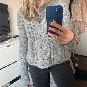 Stickad tröja  - Jättemysig stickad tröja!💕 (Köparen står för frakten)