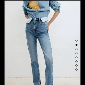 Zara jeans - Säljer nu mina super fina jeans från zara som nu inte går att köpa längre!!!säljer då dem blivit försmå<333 nypris 450kr!!!