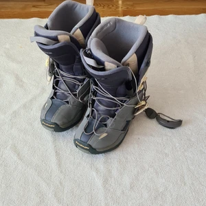 Solomon pjäxor för snowboard - Knappt använda snowboardpjäxor