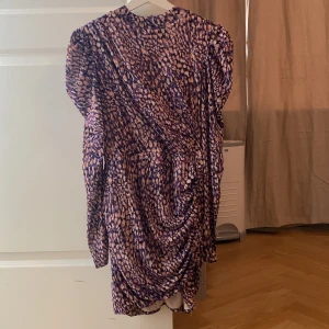 Hmtrend  - Jättefin klänning endast använd 1 gång!