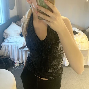 Halternecktopp  - Paljett halternecktopp jätte fin 