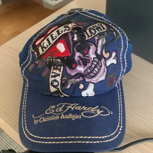 Ed Hardy keps - Köpt här på plick , säljer då den inte passade mig 😔 pris kan diskuteras