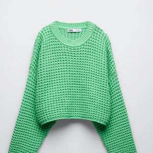 Säljer denna snygga tröja från zara, använda 1 gång.❤️ 300+ frakt vid snabb affär💕💕