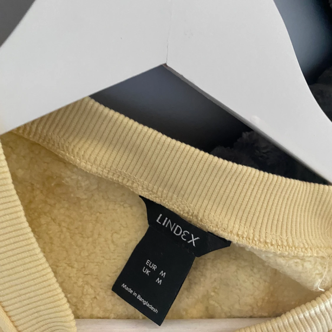 Ljusgul sweatshirt 💗 - 91