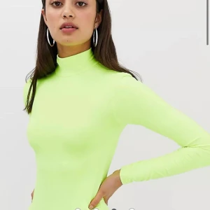 Neongul bodysuit - Köpt i 2019, sparsamt använd