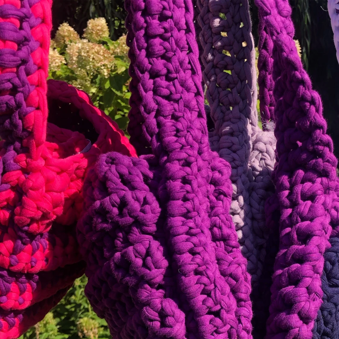 Lavendel-lila virkad handväska  - 91