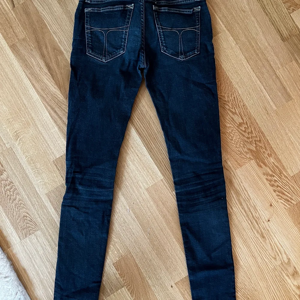 Superfina tiger of Sweden jeans i modell slender. Knappt använda.. Jeans & Byxor.