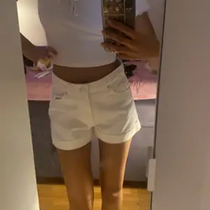 Jeans shorts köpte i Italien, Milano från Terranova😍