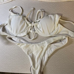 Bikini - Aldrig använd. Överdel storlek M och underdel storlek XS 🌸