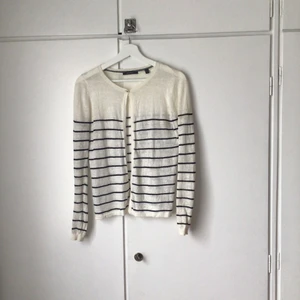 Randig söt kofta  - Kofta som säljs pga att jag äger en liknande