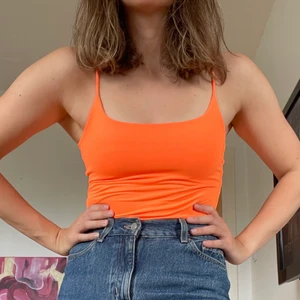 Linne / body - En nästan oanvänd body