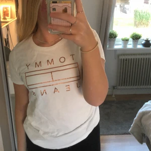 T-shirt - Fin t-shirt från Tommy hilfiger! Köparen står för frakten🤍