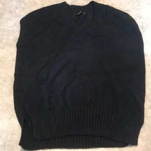 Stick tröja - En fin stick tröja i storleken XS , den är oversized, använt 1 gång 