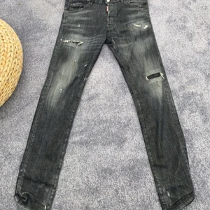 dsquared2 jeans - Säljer mina dsquared2 jeans för dom inte passar storlek L/52