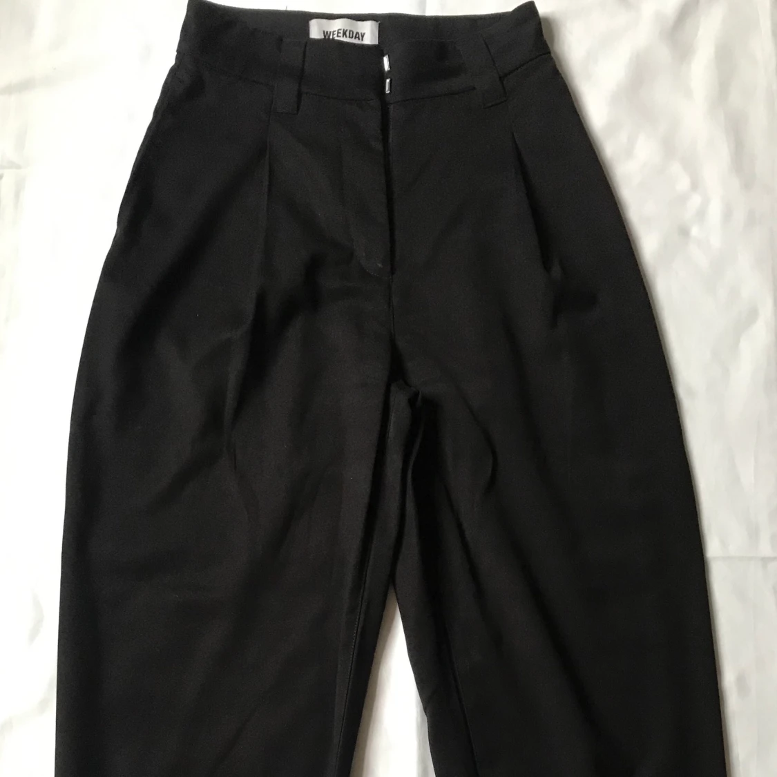 högmidjade kostymbyxor