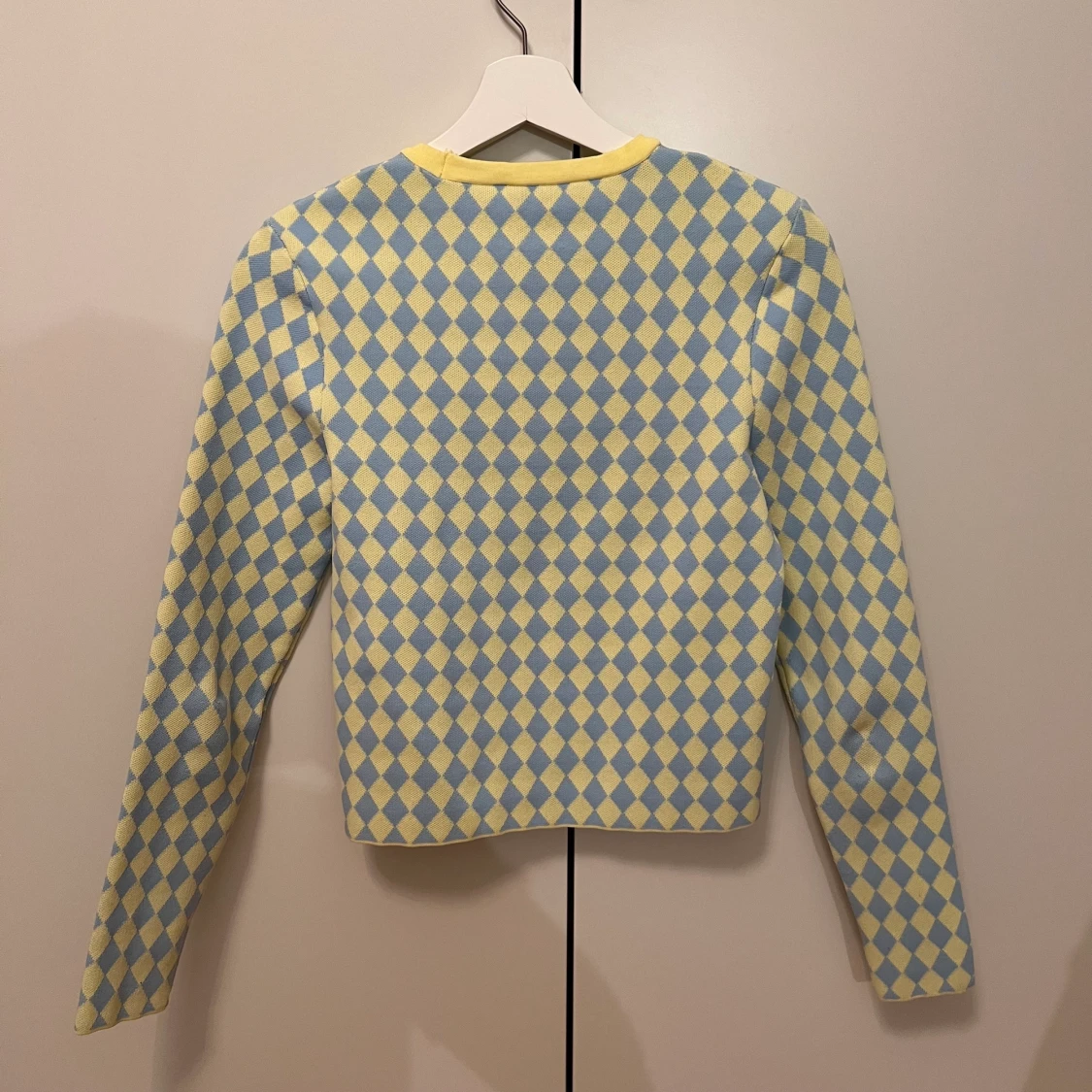 Tröja med romber - 91