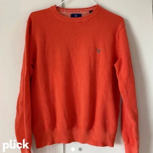 Orange gant tröja - Super fin orange stickad tröja från gant, använts ca 3 gnr