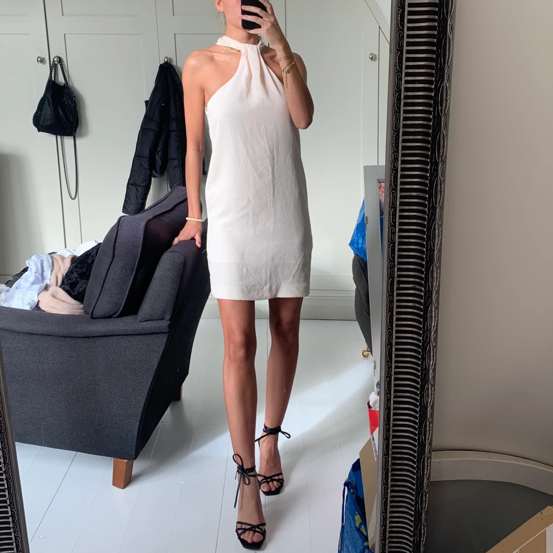 Beige klänning mango