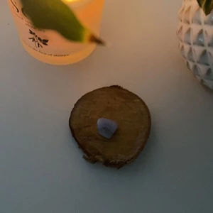 Blue lace agate - Jätte fin liten kristall som är bra för aggression❤️ Fint skick  Köpt för 1 år sedan i danmark