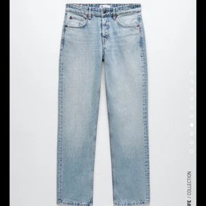 Zarajeans - Zaras populära mid waist jeans i storlek 36