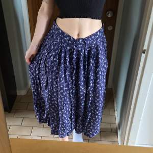 Jättefin kjol men använder den inte. Möts upp i Stockholm eller skickar mot fraktkostnad <3