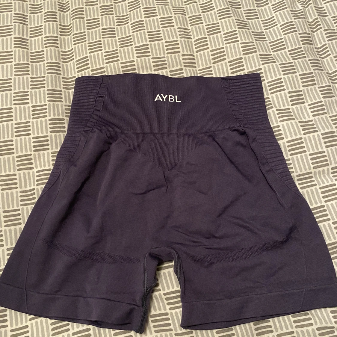 AYBL träningsshorts storlek M - 90