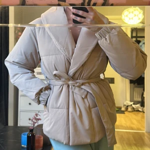 Jacka - Snygg vinter jacka, oanvänd 