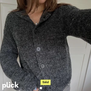 Stickad tröja - INTRESSEKOLL!! På min mysiga stickade tröja💗 HAR EGEN FRAKT PRIS 