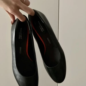 Rockport klackskor - Oanvänt skick. Storlek 40. Upphämtning eller träff. 