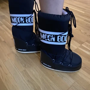 Moonboots - Som nya använts 1 gång förra vintern