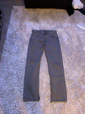 Levis 501 grey blackish - They some svenne jeans very nice basicly new used twice 