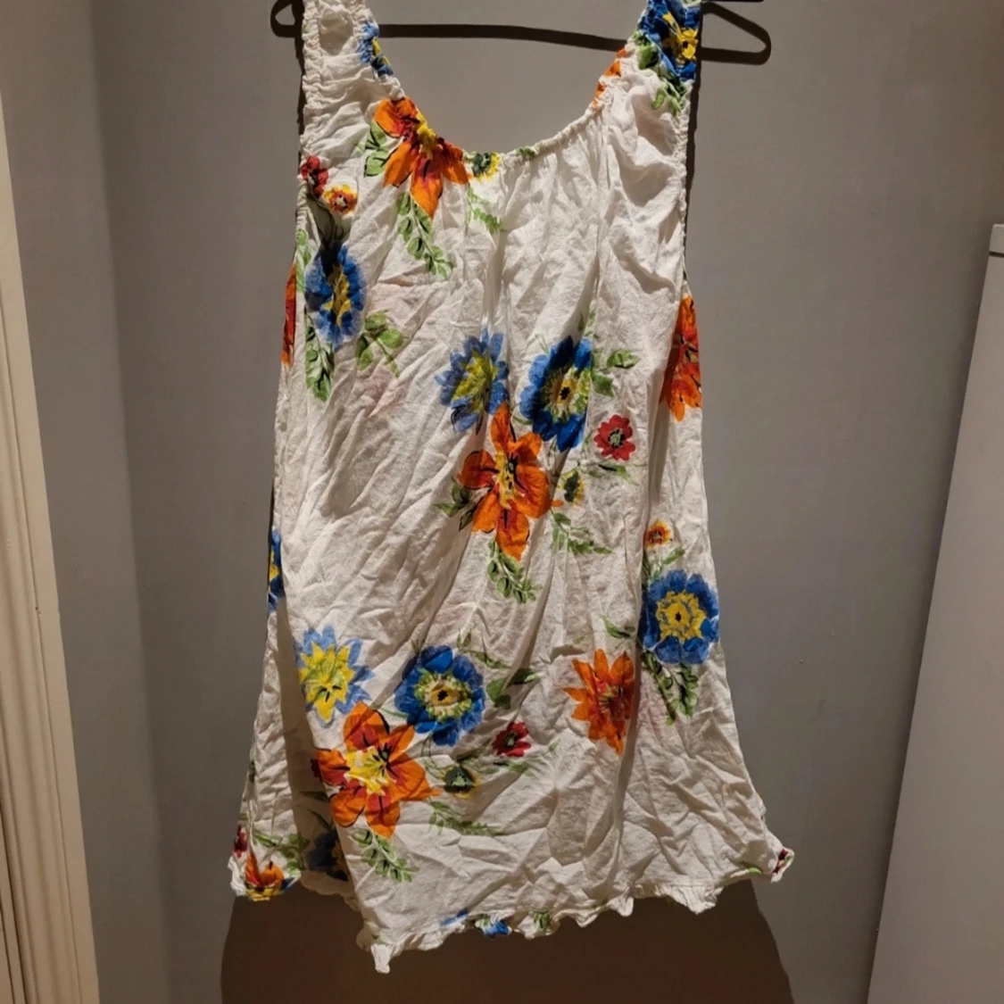 Blommig sommarklänning 