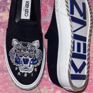 Kenzo skor 37 som nya  - Använda 1 gång pga var för trånga för mig :)  Nypris 2700kr. 