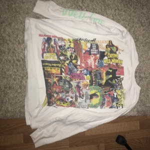 Welldone långärmad tröja - Gammal designer. Lite urtvättad.