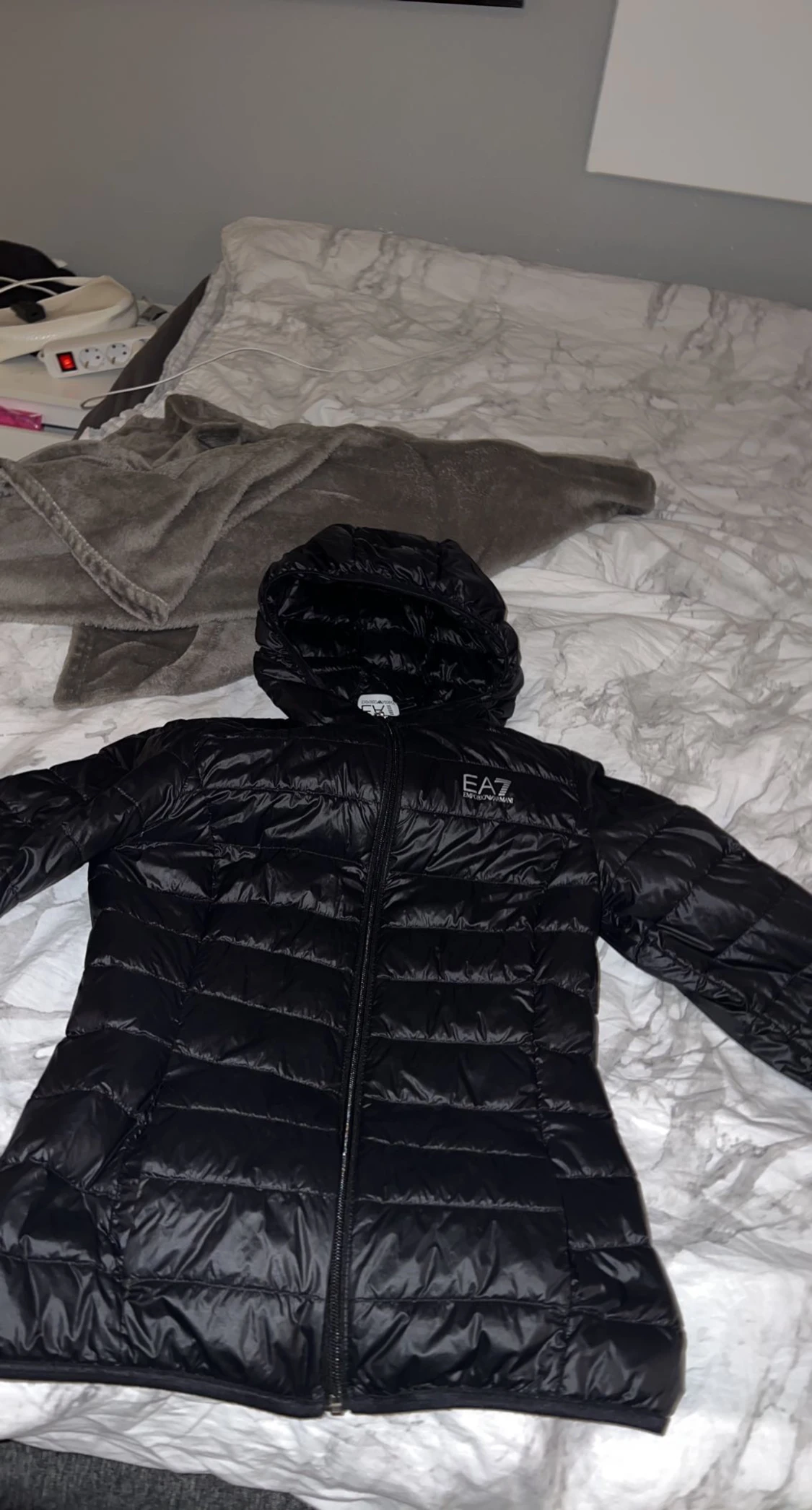 Armani jacka dam (NÄSTAN HELT SOM NY) 