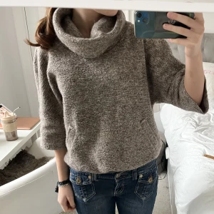 Tröja!! - Säljer denna så fina trekvartsärmade tröja med polokrage!!