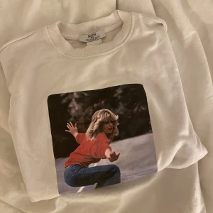 Sweatshirt  - Vit sweatshirt med motiv