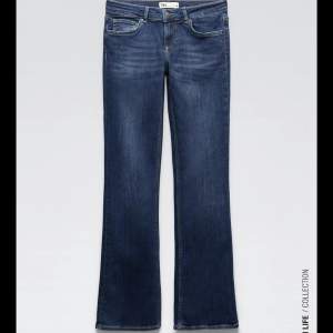 Säljer ”Jeans zw the low rise bootcut” jeansen från zara. Nypris 400 säljer för 300 inkl frakt! Endast använda några gånger och i nyskick. Storlek 38 